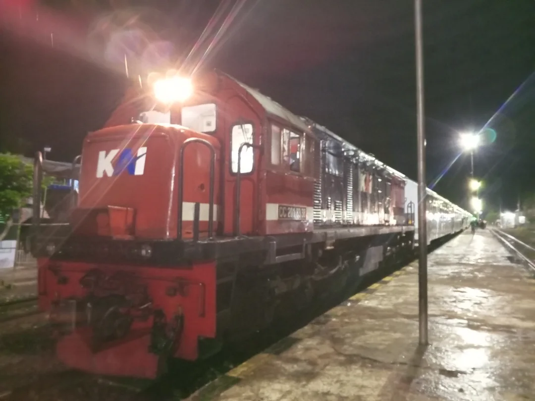 CC 201 83 38 - KA S2 Sindang Marga Di Stasiun Tebing Tinggi