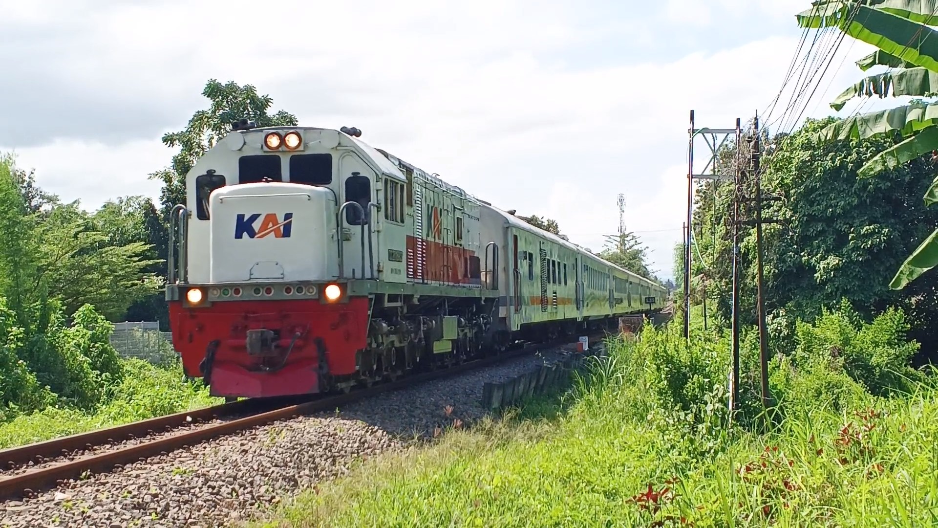 KA 212F Mutiara Timur Fakultatif