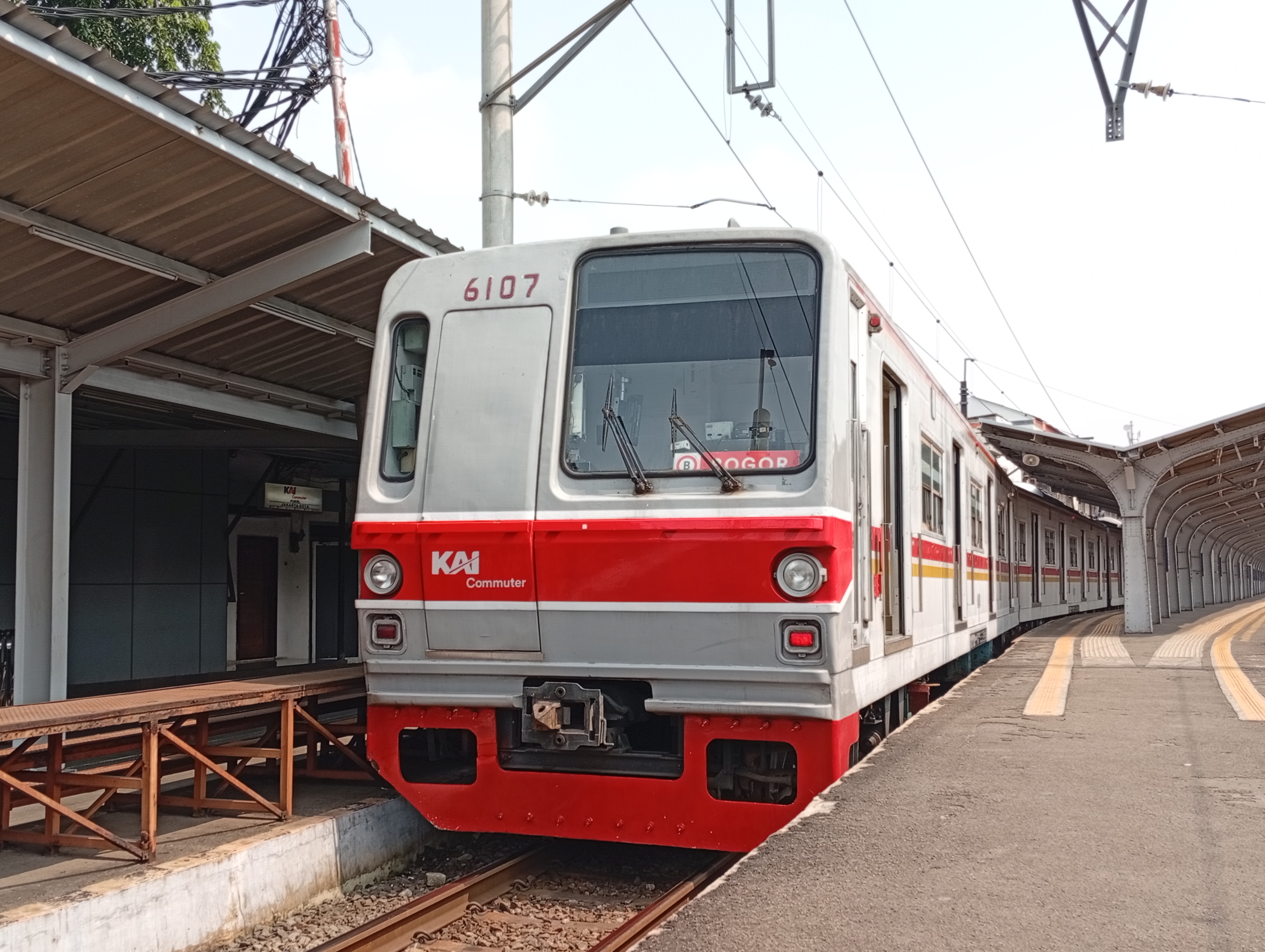 TM 6000 6007 - Depo BOO Lokomotif TM 6000 6007 livery Default di Depo Induk BOO - CQ5R+MH7, Jl. M.A Salmun, RT.05/RW.06, Cibogor, Kecamatan Bogor Tengah, Kota Bogor, Jawa Barat 16124