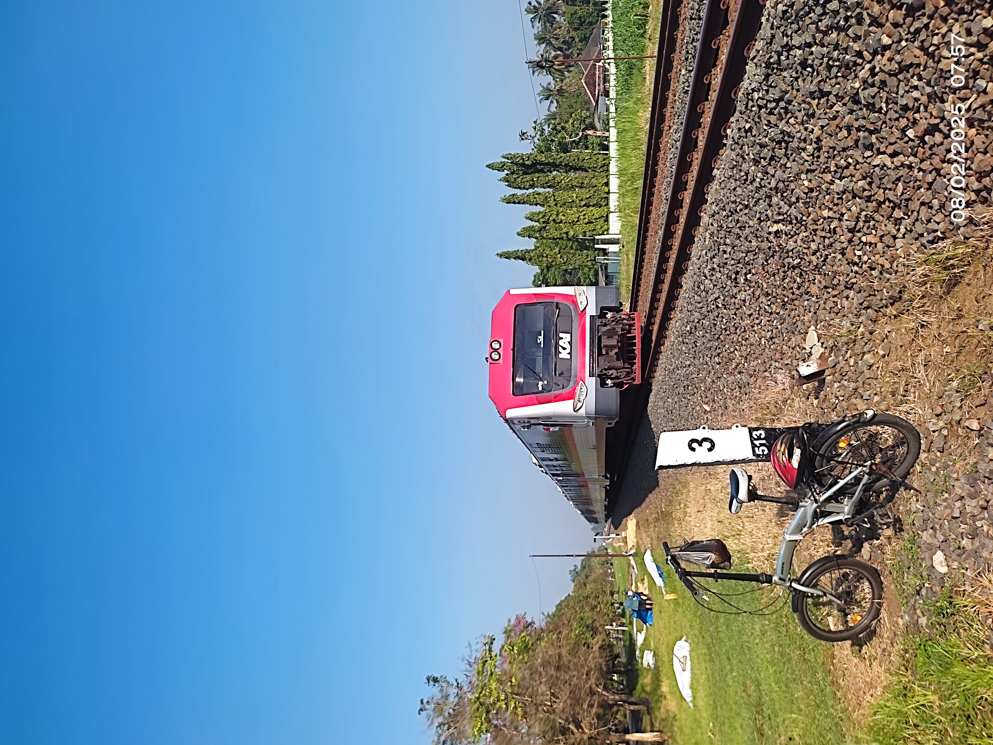 Lokomotif K3 2 12 [Prameks TS 2 (Genset Tambahan)] livery Crystal Red &amp; Black di Depo Induk YK - Yogyakarta