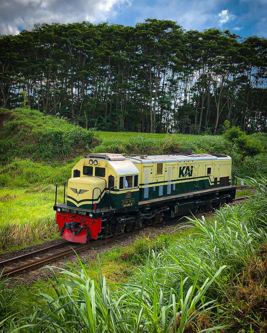 cc201 92 01 - Depo JR Lokomotif cc201 92 01 livery Vintage di Depo Induk JR - Jember