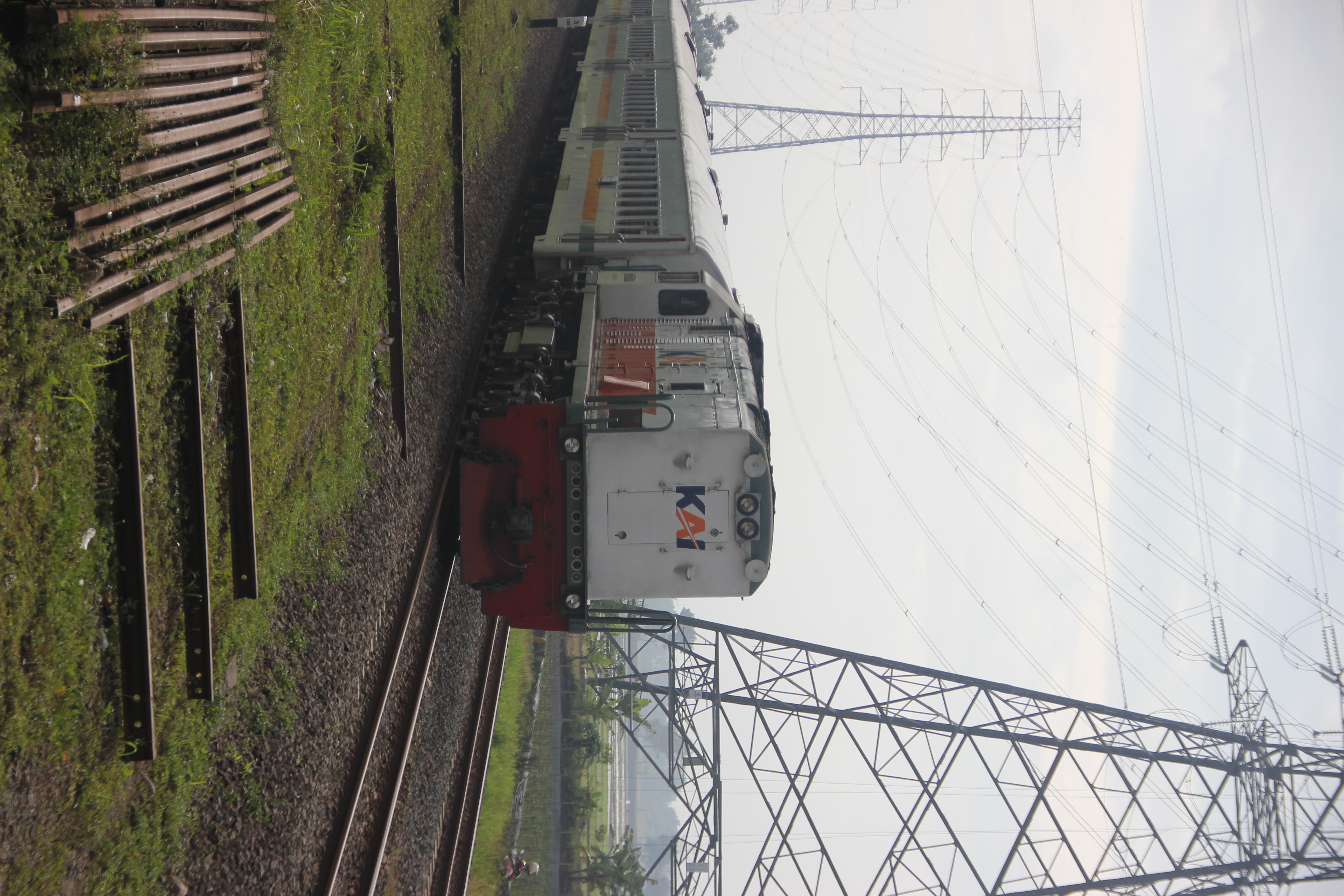 CC 201 83 16 LH dengan Latar Sawah Bandung Timur