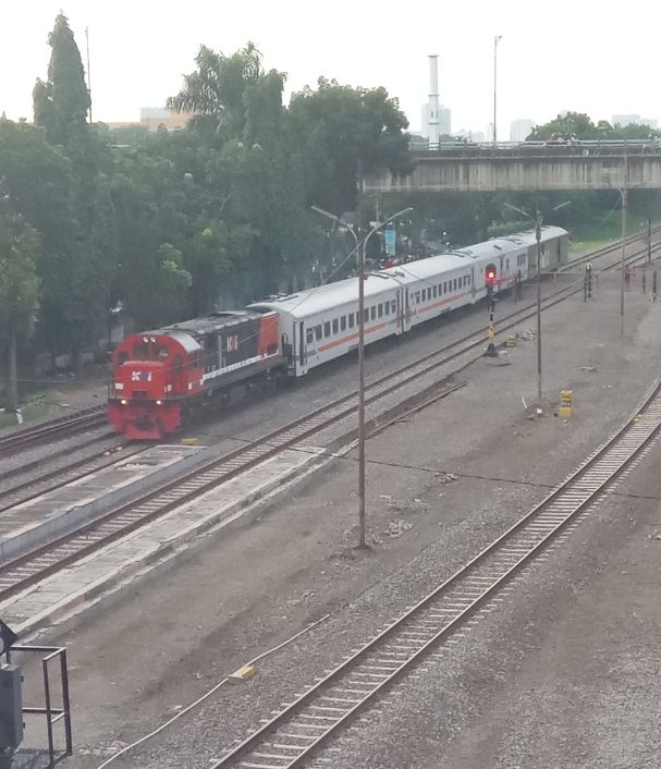 CC 201 83 40 - Depo BD Lokomotif CC 201 83 40 livery Red and Blue di Depo Induk BD - Bandung