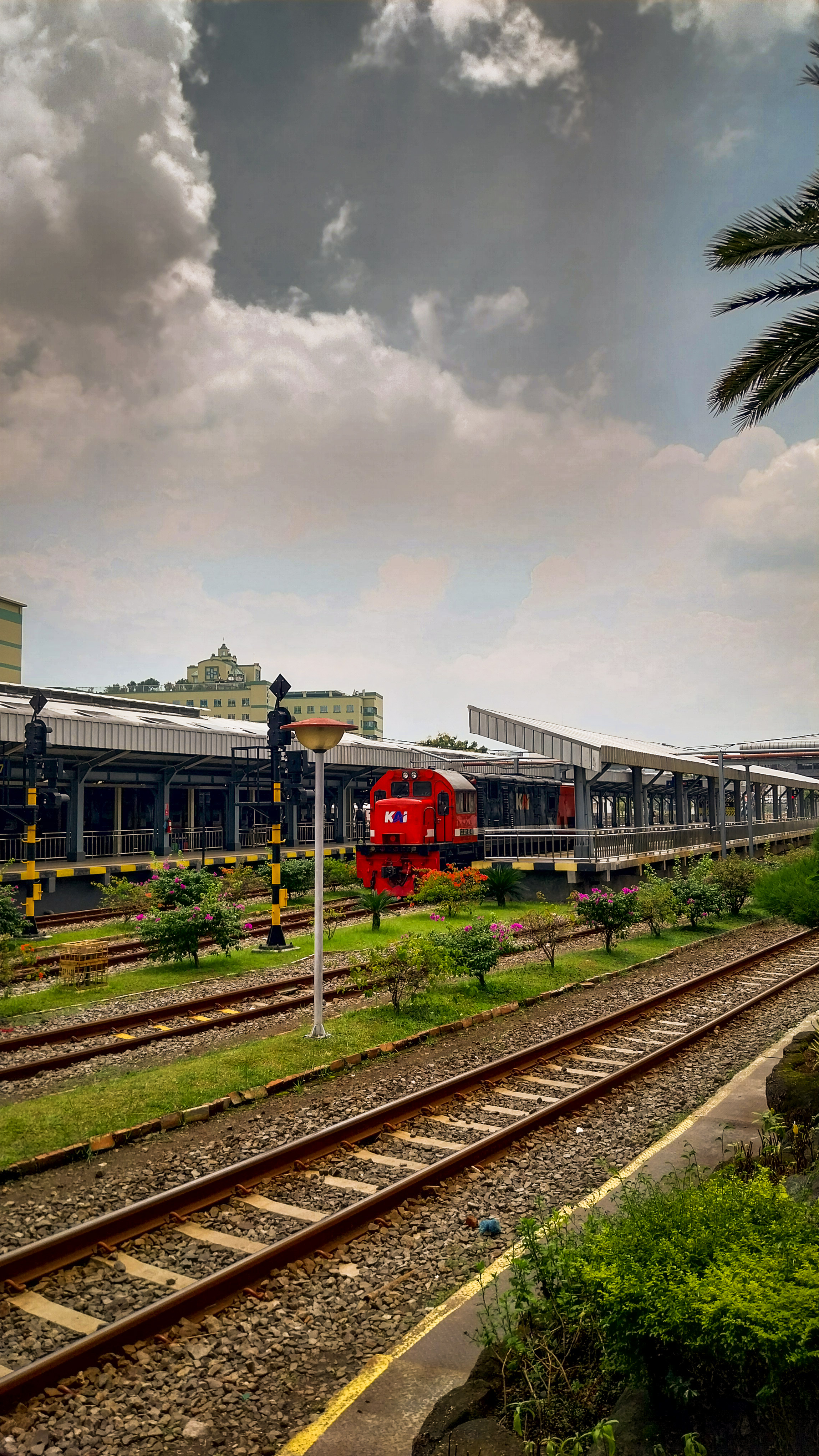 CC 201 83 40 Di Emplasemen Stasiun Bandung