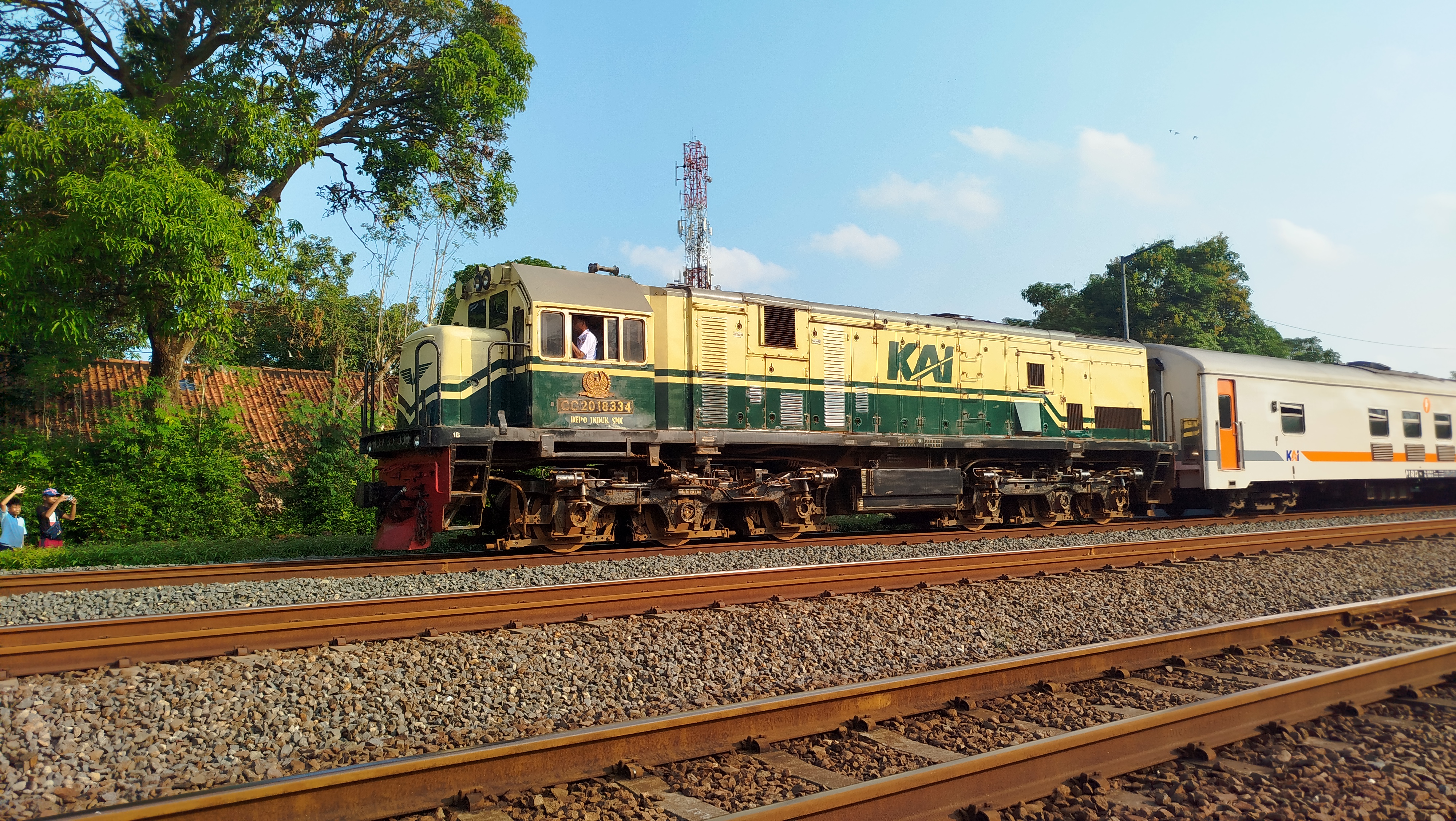 CC 201 83 34 di Stasiun Wates