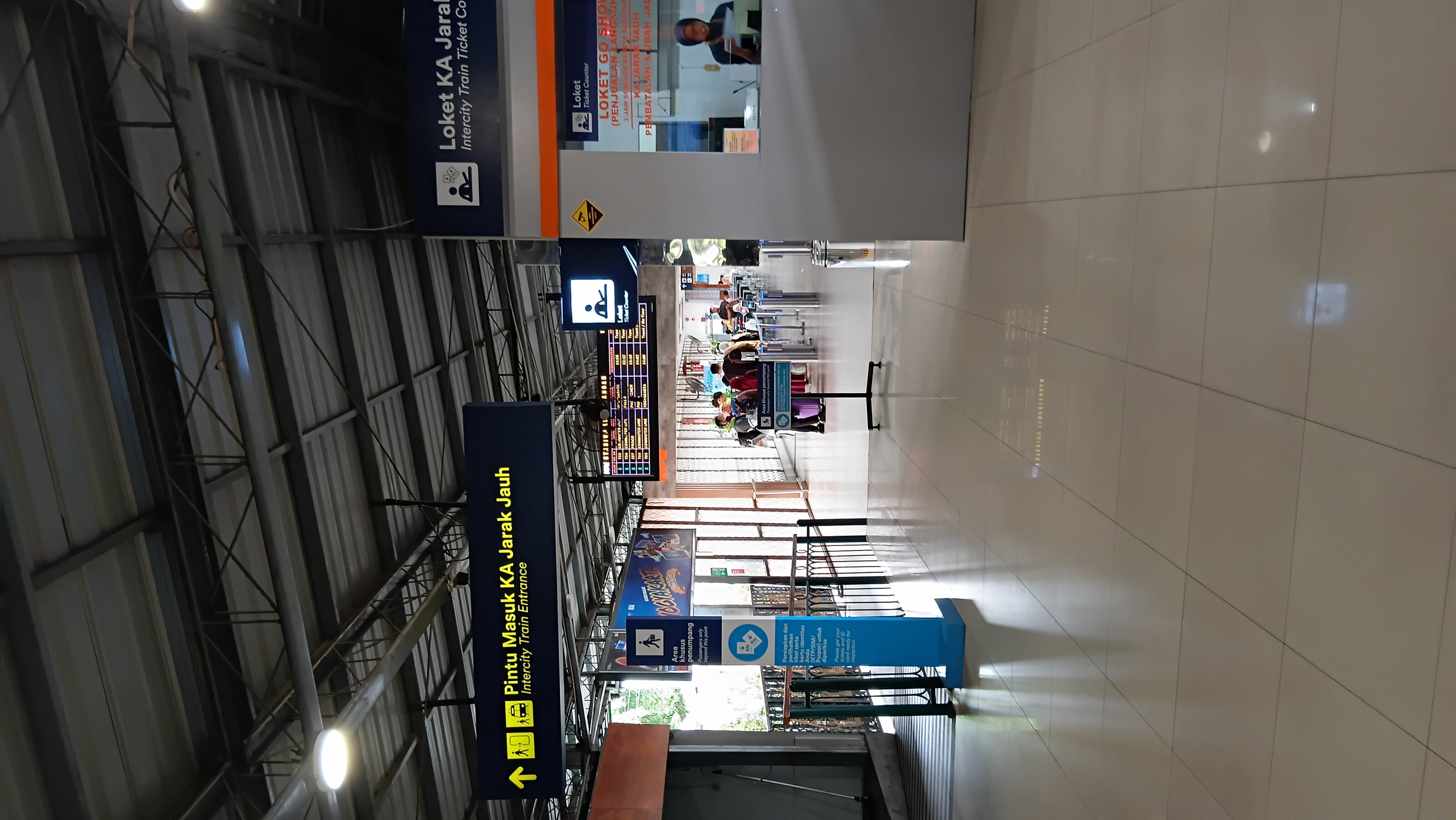 Pintu Masuk St Lempuyangan