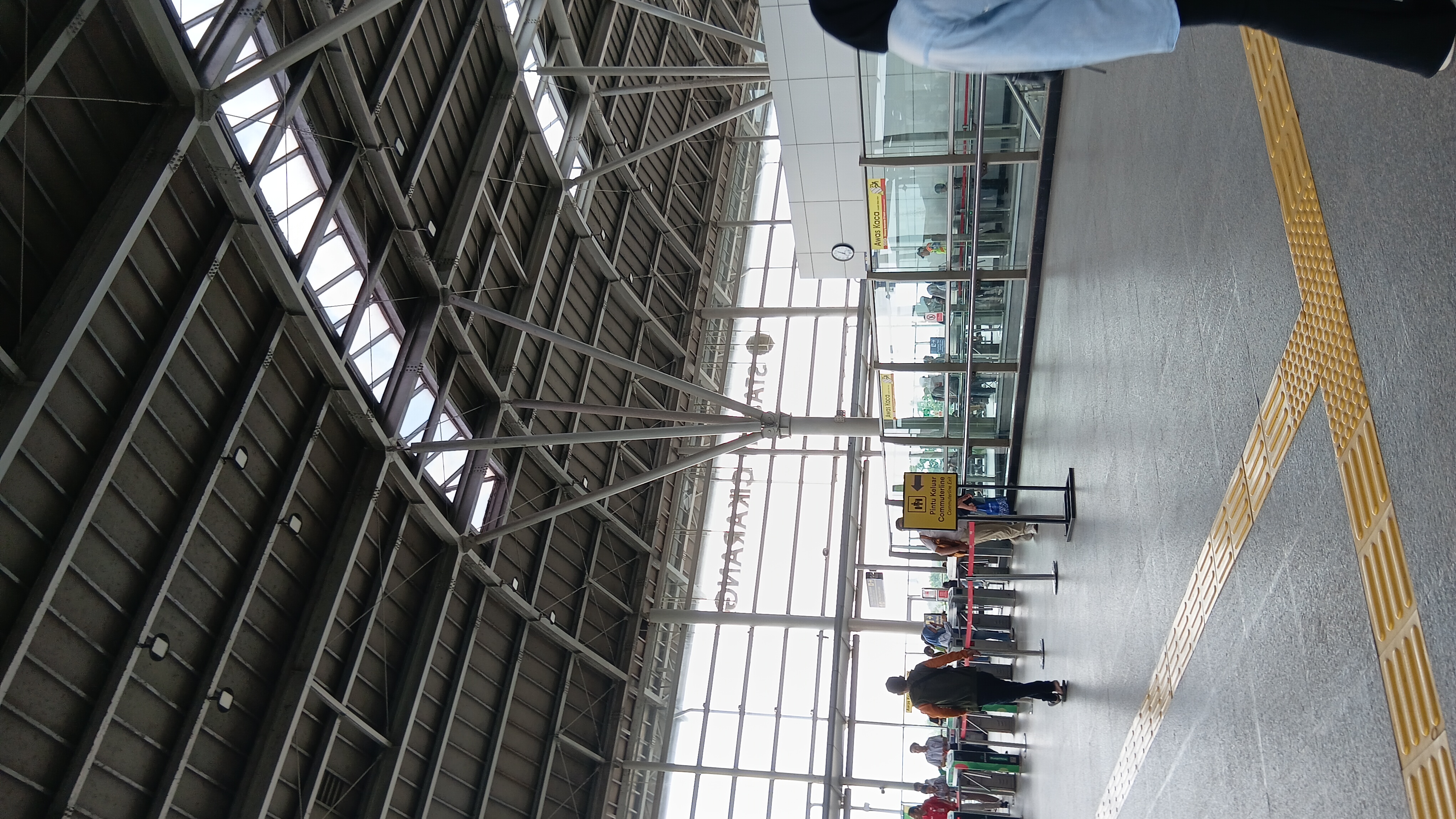 Ruang Tunggu St Cikarang